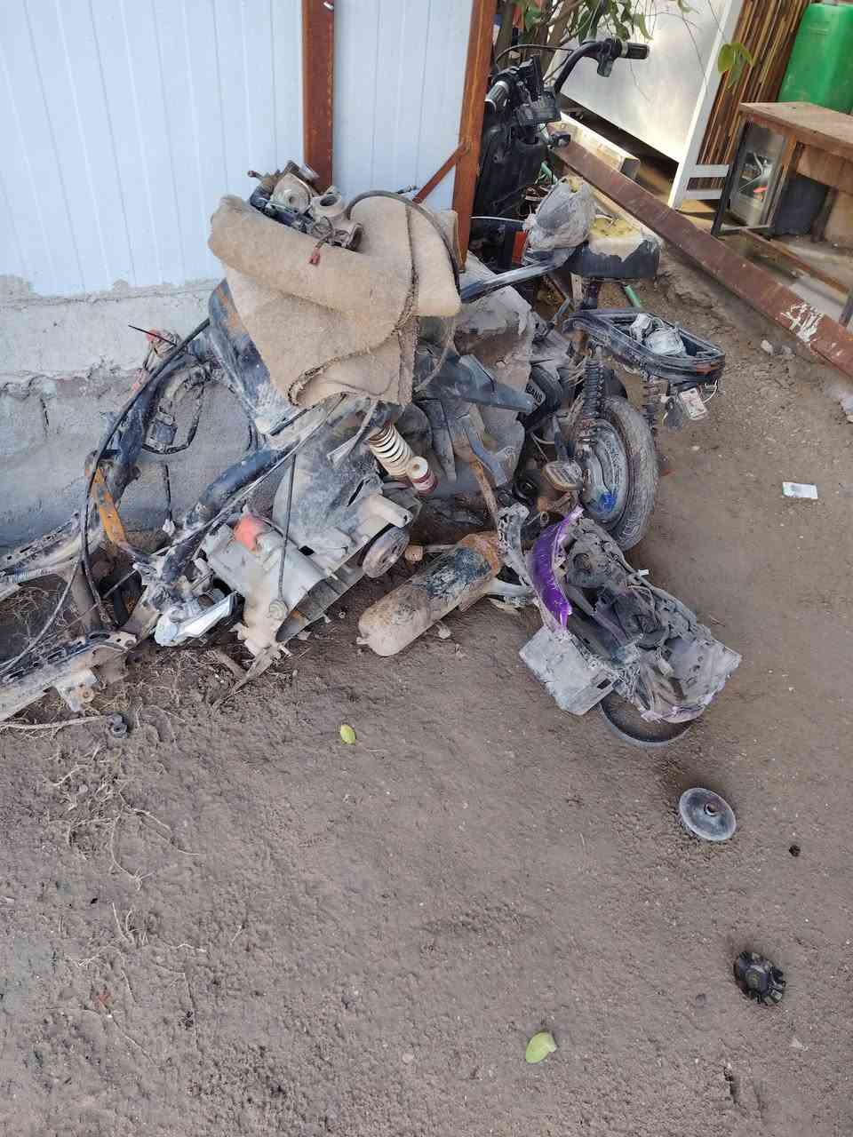 سلام عليكم دراجات شحن والثانيه fs دراجات تعبانه كوم حديد قيم واخذ مكاني شعب حي رقمي ***********
