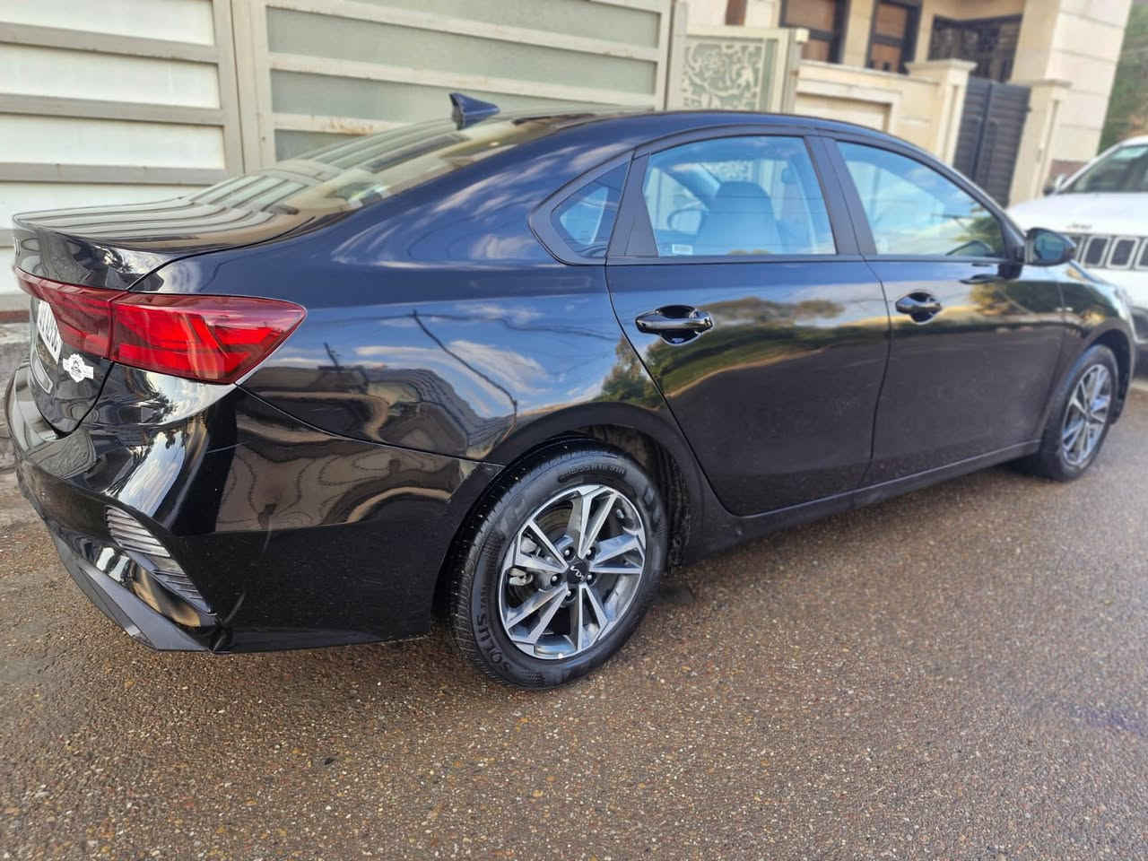 السلام عليكم ورحمة الله وبركاته  اخواني. فورتي موديل 2024رقم بغداد بسم تحويل ثاني يوم 
سياره حادثه بسيط
بدون تبديل
صبغ فقط باب خلفي ونص الجاملغ الخلفي
حادثه مرفق بالمنشور 
أخت الزيرو مشيه قليل 4  الف
مكينه 2000دوش
دواخل وضع شركه زيرو
رادرات بيه تحكمات
تحديد مسار
مكان السياره الاعظميه شارع الظباط
اتصال***********

او ***********
السعر 158بيه مجال بسيط
