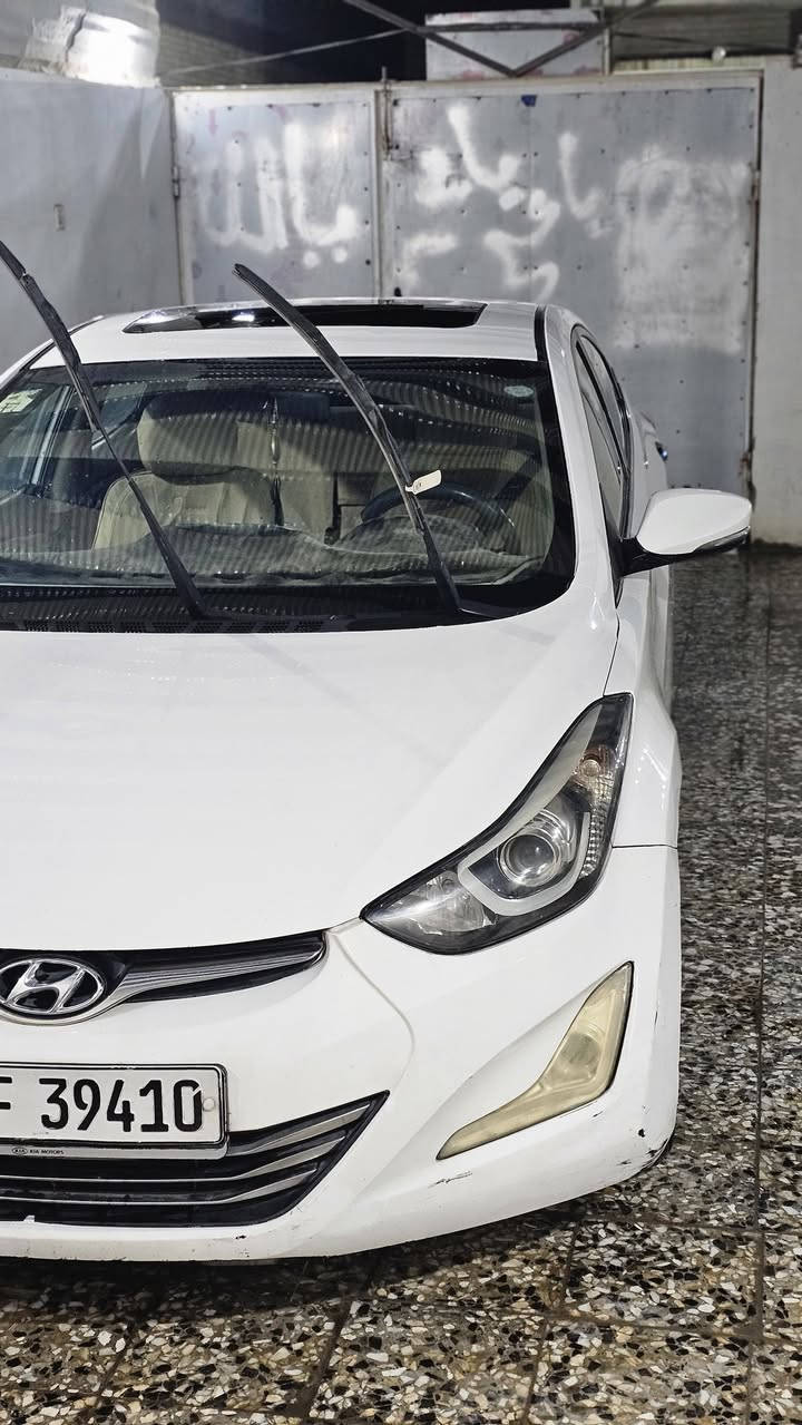 سلام عليكم النترا موديل 2014 شكل ال 2015 فول مواصفات GLS فتحه بصمه تبريد قطعتين كامله مكمله محرك 1800 كير جديد كارتون حداديه فول حادثه جاملغ الوره وهاي الضربه جديده يعني صارن ٣ قطع باب العبري وباب الورا 
السعر 118 وبيه مجال مكان السياره نجف
***********
