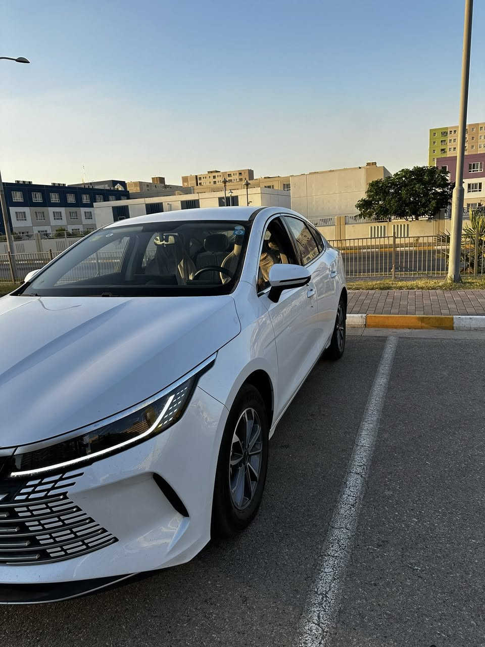 السلام عليكم
byd ديستروير 2025✅
✅ماشيه 10.000 سيارة مكفولة ونظيفة 
✅مواصفاته موضحه بالصور 
✅سعر 20.500.000 وبيه مجال 
✅مكان السيارة بغداد بسماية 
✅هاتف //***********

