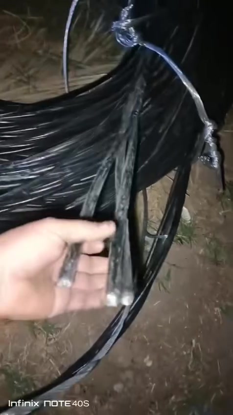 السلام عليكم ضفيره ام 90اصليه مال شركه مامشدوده جديده 200متر سعر متر 8بيهه مجال رقمي ***********
