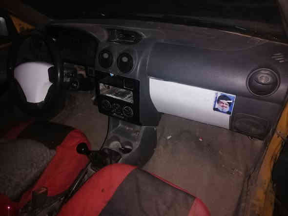 سلام عليكم سياره سايبه للبيع موديل 14 راعيها موجود كير شرط ومكينه صار ثلاث ايام  مكفوله كلها شغاله مسجل جديد واربع سماعات جدد حداديه خير من الله برانكيت معمر السعر 8 سنويه عضم عاج منتهيه 21 مكان ناصريه***********  اتساب فقط
