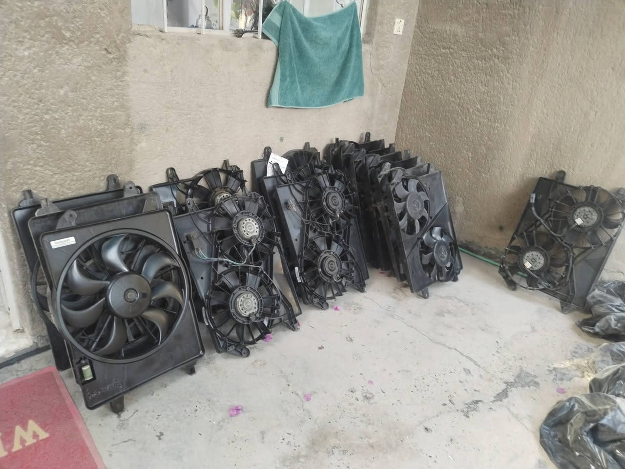 السلام عليكم مراوح للبيع اصلي واكو تحوير مارسدس هاتف *********** سعر ٢٢٥ الف
