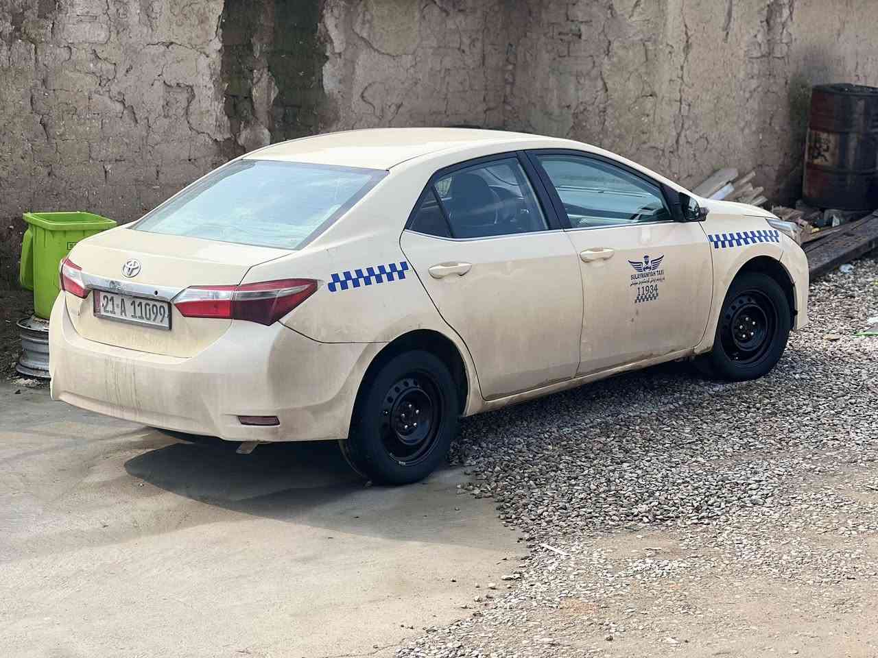 کرۆلا شکڵ گۆڕاو ٢٠١٤ ، گێڕ عادی ، ٢٦٠ هەزار رۆشتوە ، سەنەوی تا نزیکی ٢٧ تازەیە ، تایەی تازە حەجمی ١٦ یە ، ویلی بیلادیشی لەگەڵە هەرکەس ویستی ، پێشی کامل تازە داگیراوە ، تەقە و ڕەقەی بە شەرت ، کارەبای هەمووی بەشەرت کامل بۆیاخە پێشی کەپسە وەرگەڕاو و ئێرباگ و سەقف و شان بەشەرت بڕانەوە بەشەرت تەحول و خرامەش بەشەرت 
شوێن سلێمانی نرخ (١٤٨$)
ڤایبەر و وەتساپیشی لەسەرە ***********
***********
