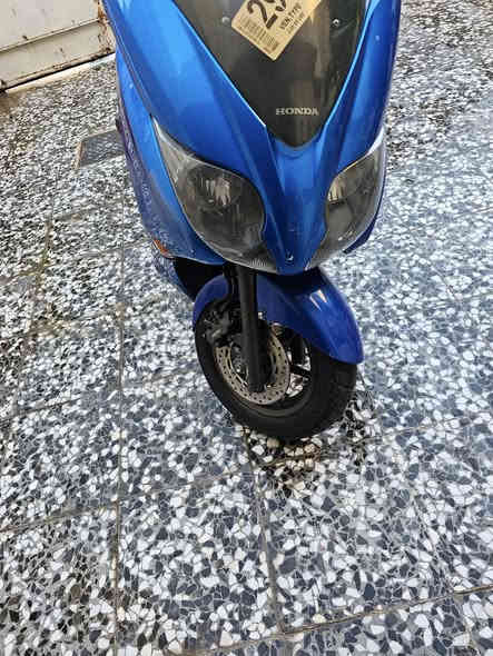 السلام عليكم فورزة صفر 10 s7 دراجة حلوة بيهة سستم سماعات بداخل الجكمجة بيهة منظومة زنون اصليات وصالنصة رياضي اصلية نضافتهة كدامكم نقص بس التريشة اليسار وما بيهة نقص برغي كلشي شغال شلعة ومعدل تايرات شادهن جدد تدفئة يدات للبيع او مراوس سعرهة مناسب ما متواجد خاص اتصال على الرقم او الواتساب *********** مكاني بغداد الحسينية
