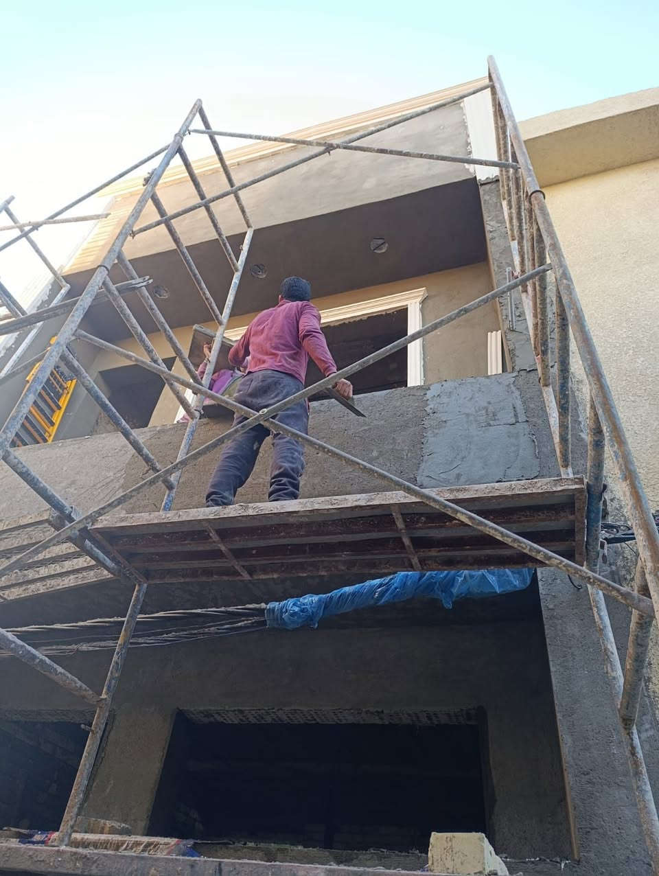 السلام عليكم خلفة لبخ متفرغ سقل جرارة تشميع طلس فوم شغل درجه اولى اسعار مناسبة *********** الرقم بيه وتس
