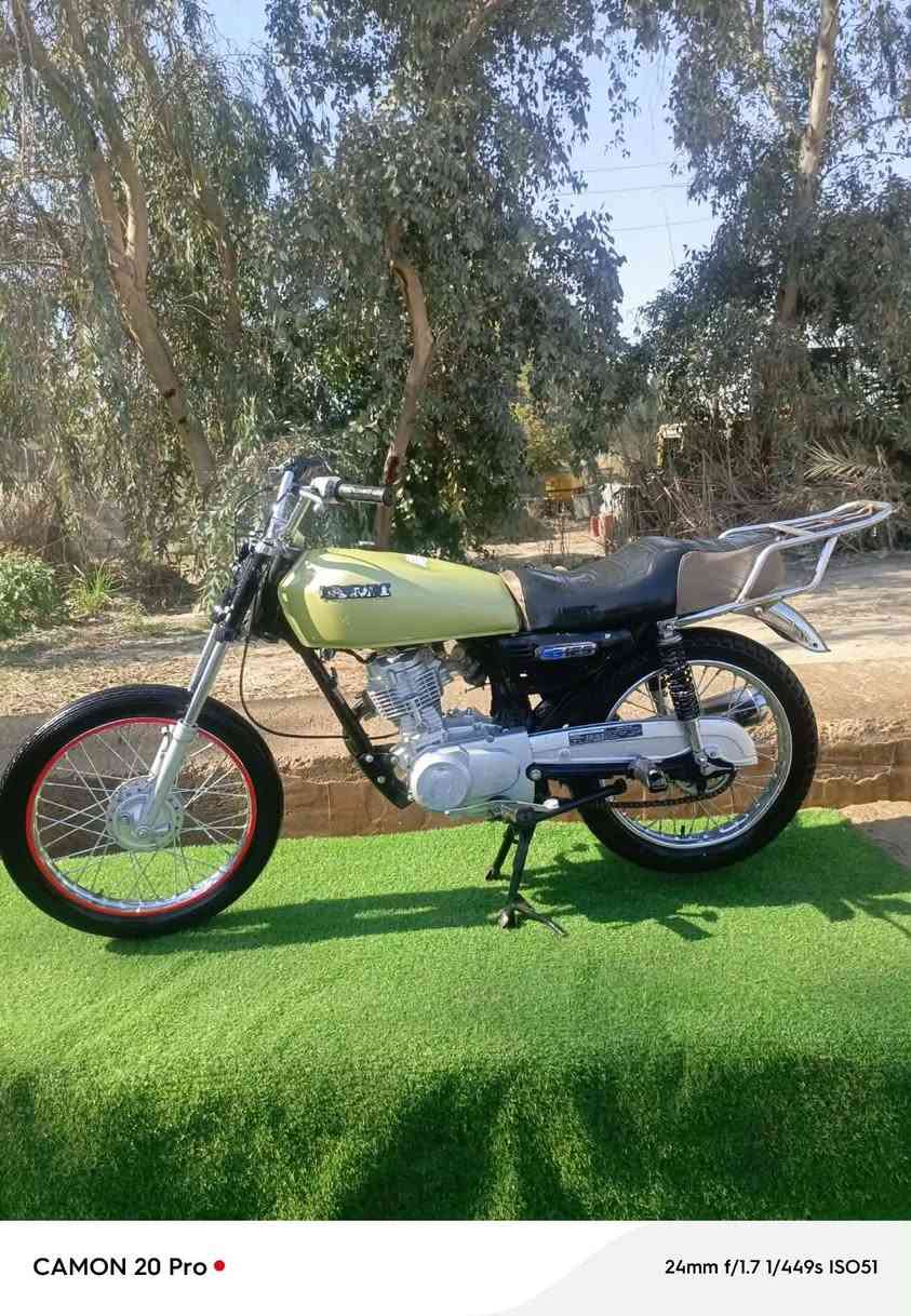 نامه 25 دراجه حلوه ونضيفه اوراق كامه خمس اوراق السعر 400 وبيه مجال خااص ممتواجد ابد ***********
