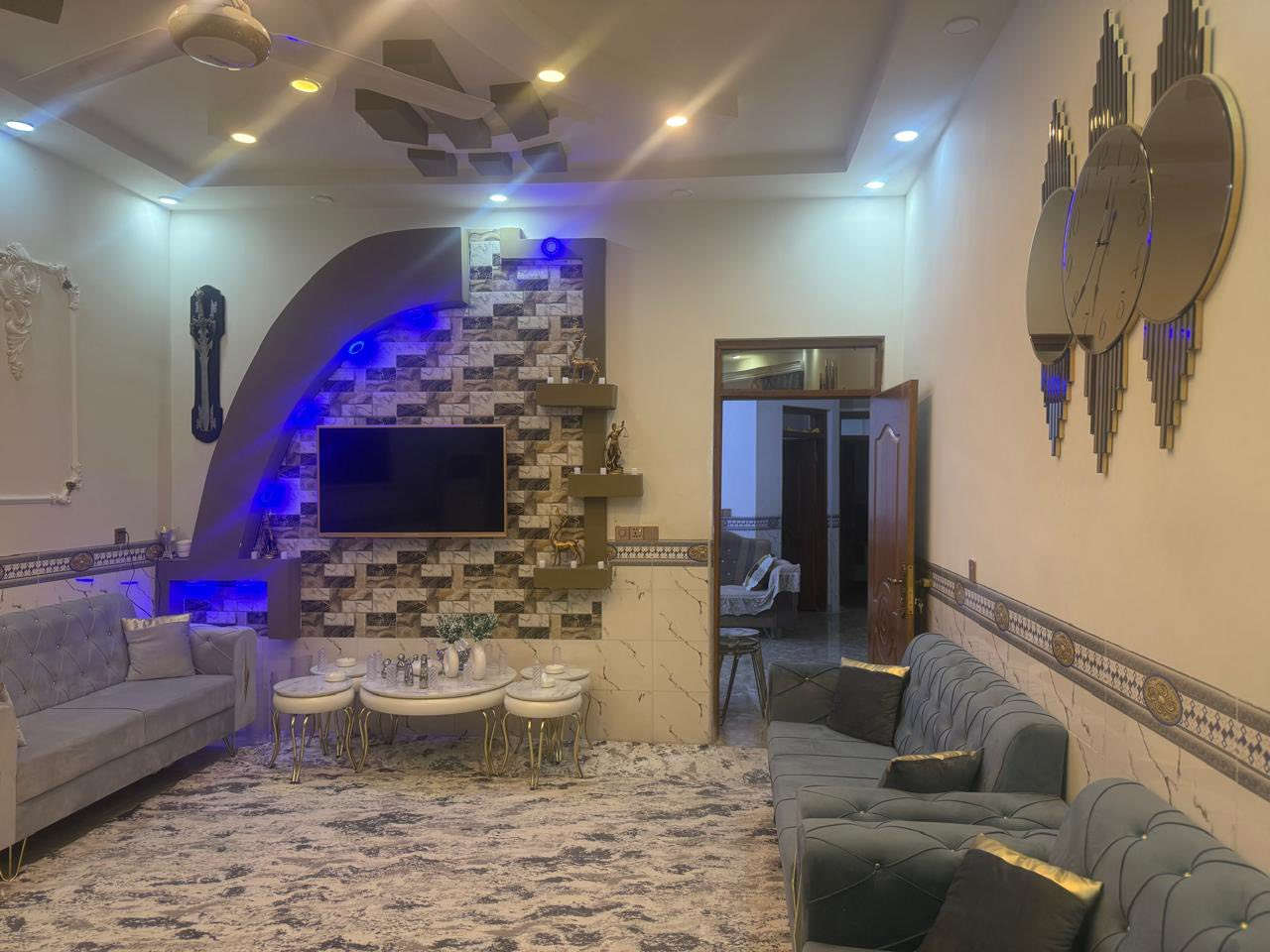 للبيع بيت حي الجامعه مساحه 200متر
4غرف نوم بيت مرتب بناء 2024قاطين فول
الاستفسار والاتصال أو مراسلة على الوتساب
***********توجد لدينه جميع العقارات
حاب تعرض عقارك راسلنه والباقي علينه
