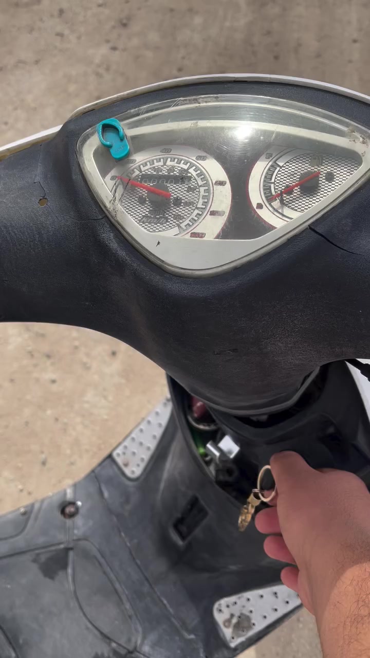 السلام عليكم
ماكس عدله للبيع مفتوحه ولفات نص نكره سلف كهربائيات كامله مكينه شلعه ومعدلب450 وبيها مجال
العنوان ناصريه مركز 
***********
