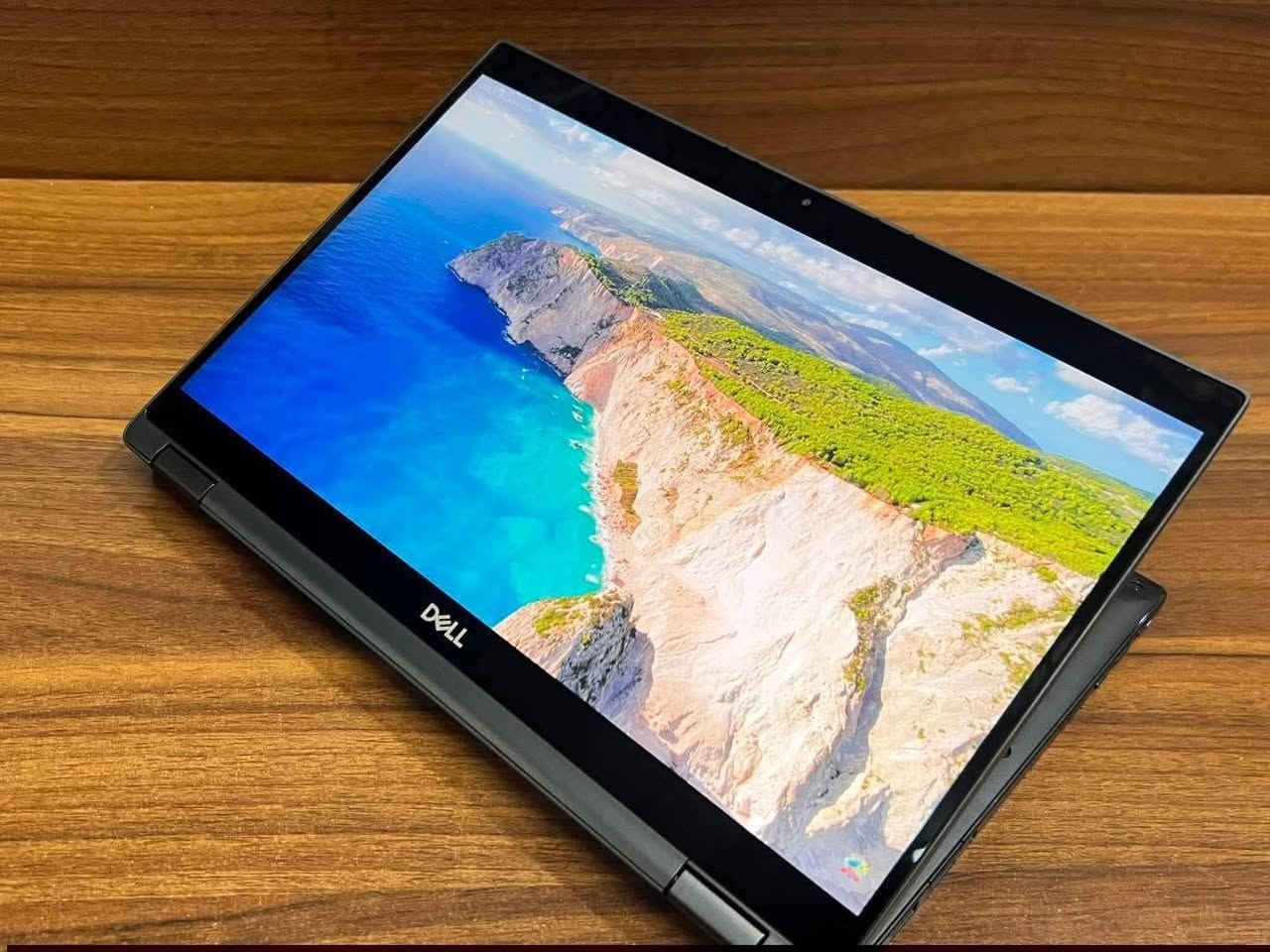 عروض النااار 🔥🔥 مناسب للبرامج الهندسية مثل الاوتوكاد و العاب البوبجي. 
لابتوب دل سلم رفيع جدا من فئة  الجيل الثامن و لمس قلاب 360 درجة ورام 16 كيكا  و هارد 256 ssd M.2 NVMe  بنظافة عالية. 

Dell Latitude 7390 2in 1 
Core i5- 8 th 
Ram: 16 GB 
Hard: 256 GB - SSD
Graphic card: Intel (R) HD Graphics 620 - 8 GB
Screen: 13 Inches 
Keyboard: English - Arabic
كوراي فايف - الجيل الثامن
رام: 16 كيكا 
هارد: 256 كيكا - SSD
كرت شاشه داخلي 8 كيكا 
حجم الشاشه 13  انج لمس
كيبورد ضوئي - ليزري ( عربي - انكليزي) شاشة لمس
السعر: ٣٥٠ الف دينار فقط.

♡ حقيبة
♡ ماوس 
♡ شاحنة 
العنوان: بابل


**إذا كنت صاحب هذا الإعلان وتريد حذفه لأي سبب، رجاءا أرسل رسالة إلى الدعم الفني**