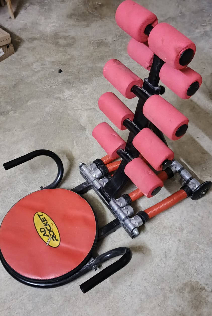 جهاز رياضي لضهر يجي ٦درجات نضيف وغراضة كلة ويا السعر خاص ***********
