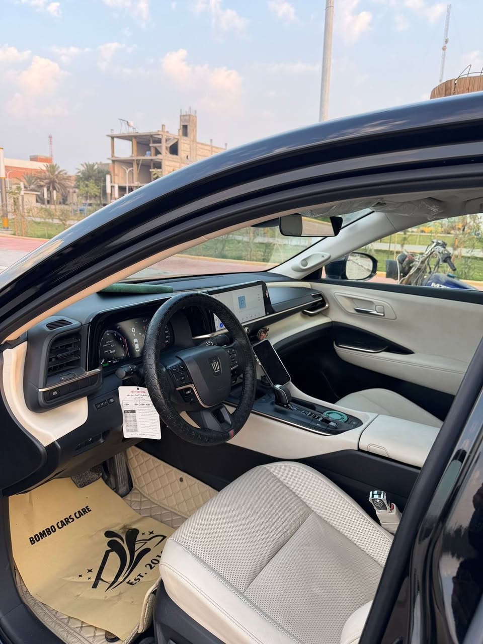 السلام عليكم
تيوتا كراون 2023هايبرد
مكفوله كفاله عامه ومغلفه نانو
رقم بغداد مشروع وطني بأسمي
ماشيه ٤٠ الف كيلو متر
مواصفات الكراون المعروفه من فتحه وبرده خلفيه و تحكم بالكشنات الخلفيه 
تدفئه وتبريد كشنات وباقي المواصفات المعروفه 
 تنفس طبيعي السياره 
مكان السياره البصره ياسين خريبط
السعر ب ٣٣٨ وبيها مجال قليل حك الجيه
***********
