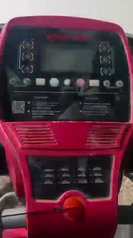 للبيع جهاز ركض منزلي ماركة HOUSE GYM بحالة ممتازة قدرة التحمل ١٥٠ كيلو
المواصفات: يحتوي على جهاز مساج وهزاز ملحق، خاصية رفع ونزول كهربائي (Incline) بـ كبسة زر، شاشة ديجيتال، اوزان ١ كيلو عدد ٢ ، قابل للطي لعدم أخذ مساحة بـ البيت، يحتوي على عجلات لسهولة التحريك

السعر 📍(٣٠٠ الف) وبي مجال بسيط


**إذا كنت صاحب هذا الإعلان وتريد حذفه لأي سبب، رجاءا أرسل رسالة إلى الدعم الفني**