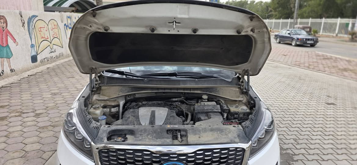 السلام عليكم سورنتو موديل ٢٠١٩ سيارة مكفولة كفالة عامة من صبغ والضربة محرك وكير مكفول تبريد ٣ قطع سيارة فول مواصفات عدا الفور ويل والهاند بريك سيارة ٨ حساسات برد خلفية بلادي سيارة ماشية ٨٦ الف  رقم بغداد الماني باسمي تحويل ثاني يوم سيارة تخم تاير  السعر ٢٧٥ وبيه مجال مكان السيارة بغداد حي الجوادين رقم ***********
