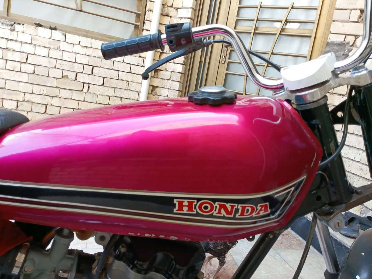 السلام عليكم دانكي هونده للبيع+كابريترات العديد 2 او امراوس ابسوبايه ام الطوك


**إذا كنت صاحب هذا الإعلان وتريد حذفه لأي سبب، رجاءا أرسل رسالة إلى الدعم الفني**