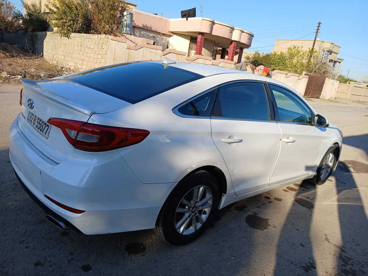 السلام عليكم
سوناتا 2017 وارد امريكي 
رقم اربيل بأسمي 
ضررها من امريكا قبغ الصندوك صبغ بس الوجه من فوك
وصار بيها بالعراق باب الأمامي عكس السايق ومبدل اصلي 
بيها تقشير بداية السقفيه شويه
وبيها مكانين صبغ كد شبر
بدون دواخل بدون ايرباك بجم كبس 
سياره ماتصرف عليها كلشي جديده وجاهزه
مكان السياره صلاح الدين الشرقاط
السعر 125 وبيها مجال
***********
***********
