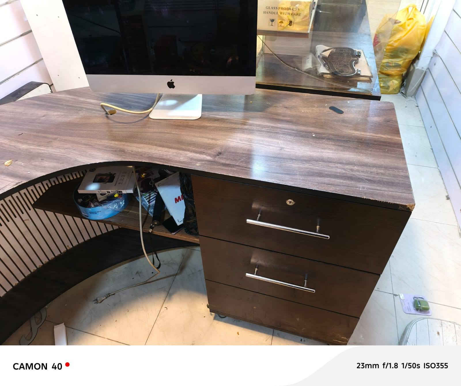 سلام عليكم ميز موبايل صيانه و جام لصيانه لبيع عدد 2 عنوان شارع جمهورية ***********
