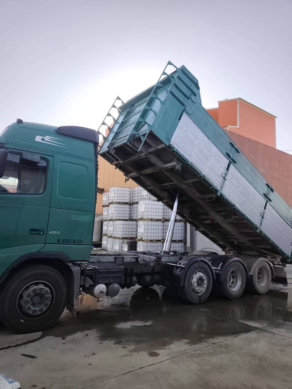فالفو2003حجم 460کیر3×3ریتایدەر سلاجە ،شاصی طویل 7.5باج بیلاد علی سنویە لوری سحال دبل تایە. وقلاب مكان اربیل، قوشتبە***********
