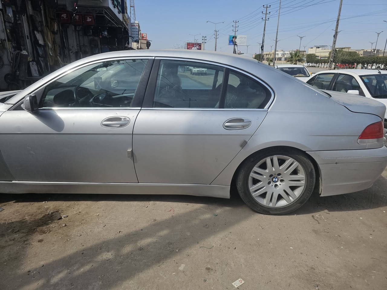 السلام عليكم
باخره مديل ٢٠٠٢ معلايه والتسجيل نفتح يعني تسجل اصولي 

مكانها بصره السعر ٧٥ ورقه 

تواصل فقط اتصال ***********
