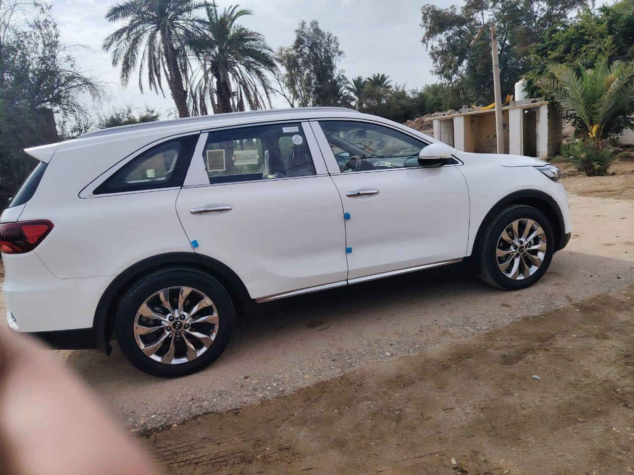 السلام عليكم 
سورنتو 2020 خليجي 
مكفوله كفاله عامه من الضربه والصبغ والتبديل 
ماشيه 95 
رقم ذي قار ب اسمي مشروع وطني 
السعر 260 وبيها مجال 
مكاني ناصريه مركز
رقم الهاتف ***********
