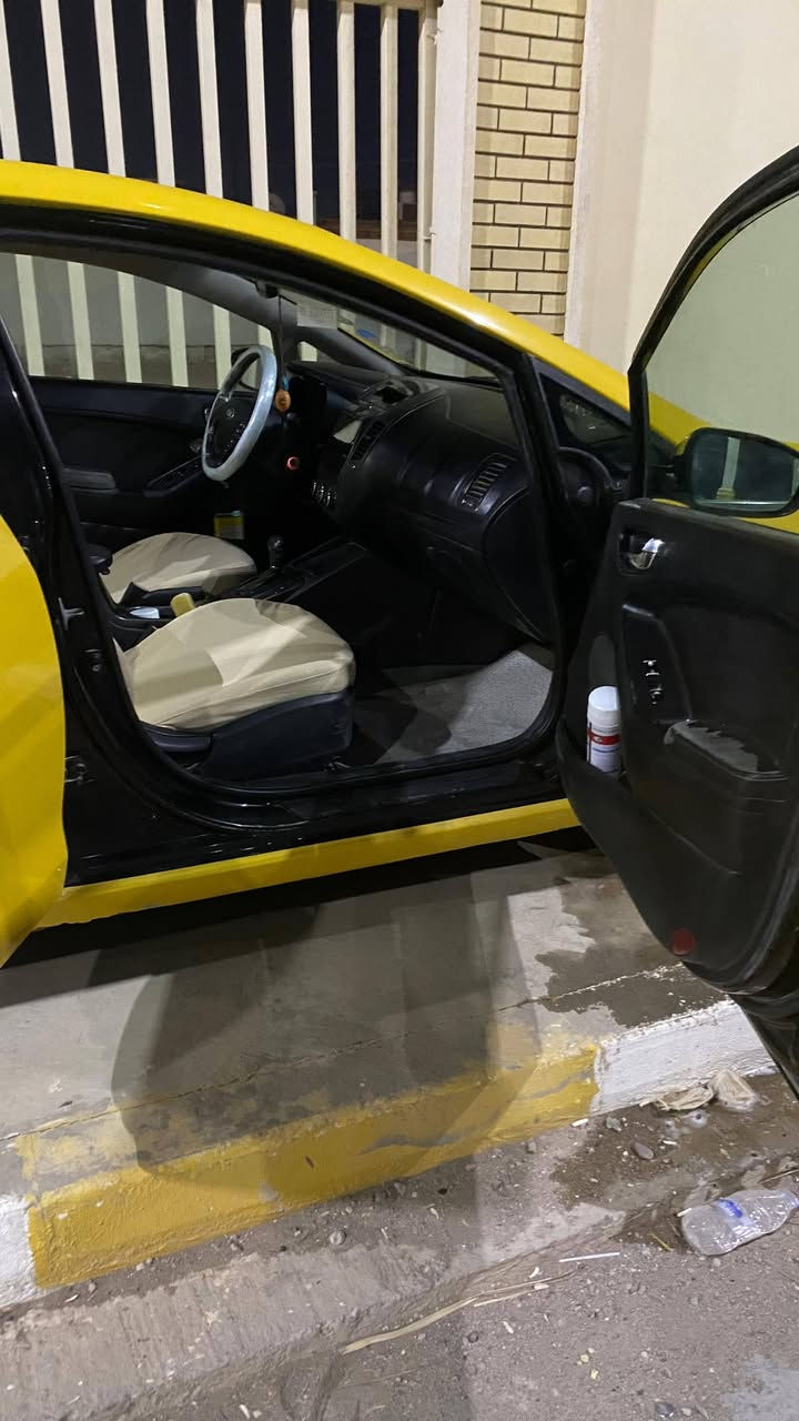 السياره 2014 امريكي  مكينته 200  جي دي اي ضربته صايره بل خشم جاملغ خلفي خفيفه كلش يعني كفاله سياره 
تحويل ثاني مصفره هيئه غرامات ضربه بصيطه كلش ال مكينه مالته طلع بيه صوت بس حداديه غرفه كله جاهزه سياره مواصفات فول عده بصمه سعره 85 وبيه مجال قليل 
***********
مكان الناصريه مركز
