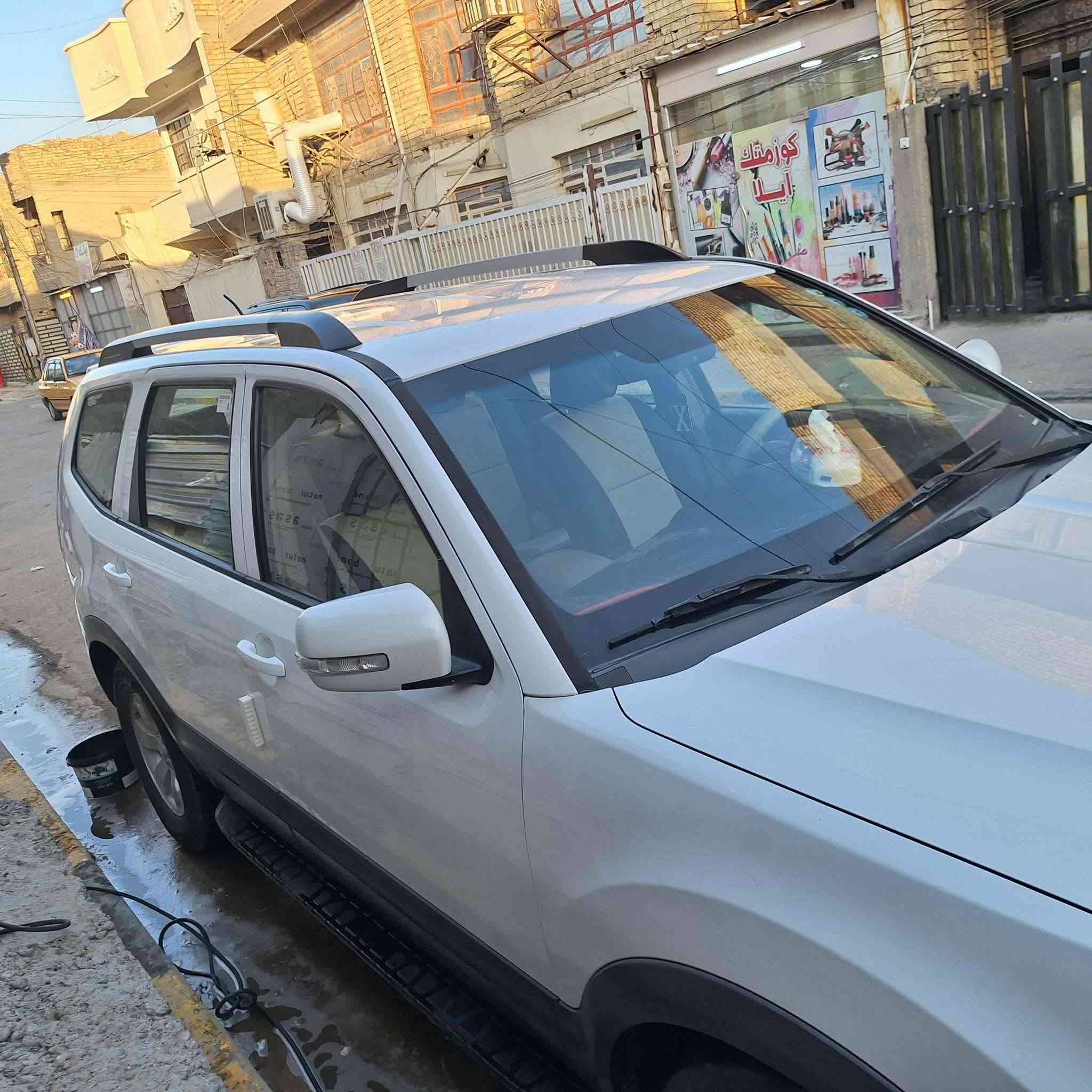 السلام عليكم مهافي 16كفاله سويج١٦٠ مجال قليل
فور ويل
3قطع تبريد
دوشمه جلد جديده كاعيه جلد
تايرات جديده كوري يوكوهاما
منضومه لايتLHD
السياره لا محرك مفتوح لا كير 
مكاني بغداد تحويل ثاني يوم 
تبريد ثلج
***********@
