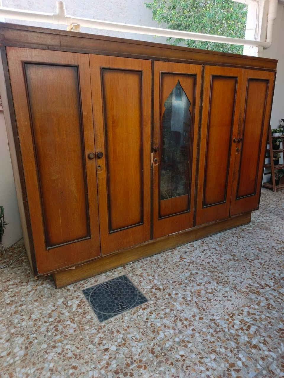 غرفه لبيع ام خمس بيبان صاج المكان بغداد نهايه حي أور سبع قصور شارع ابو علي واتساب *********** اتصل واني بخدمتكم
