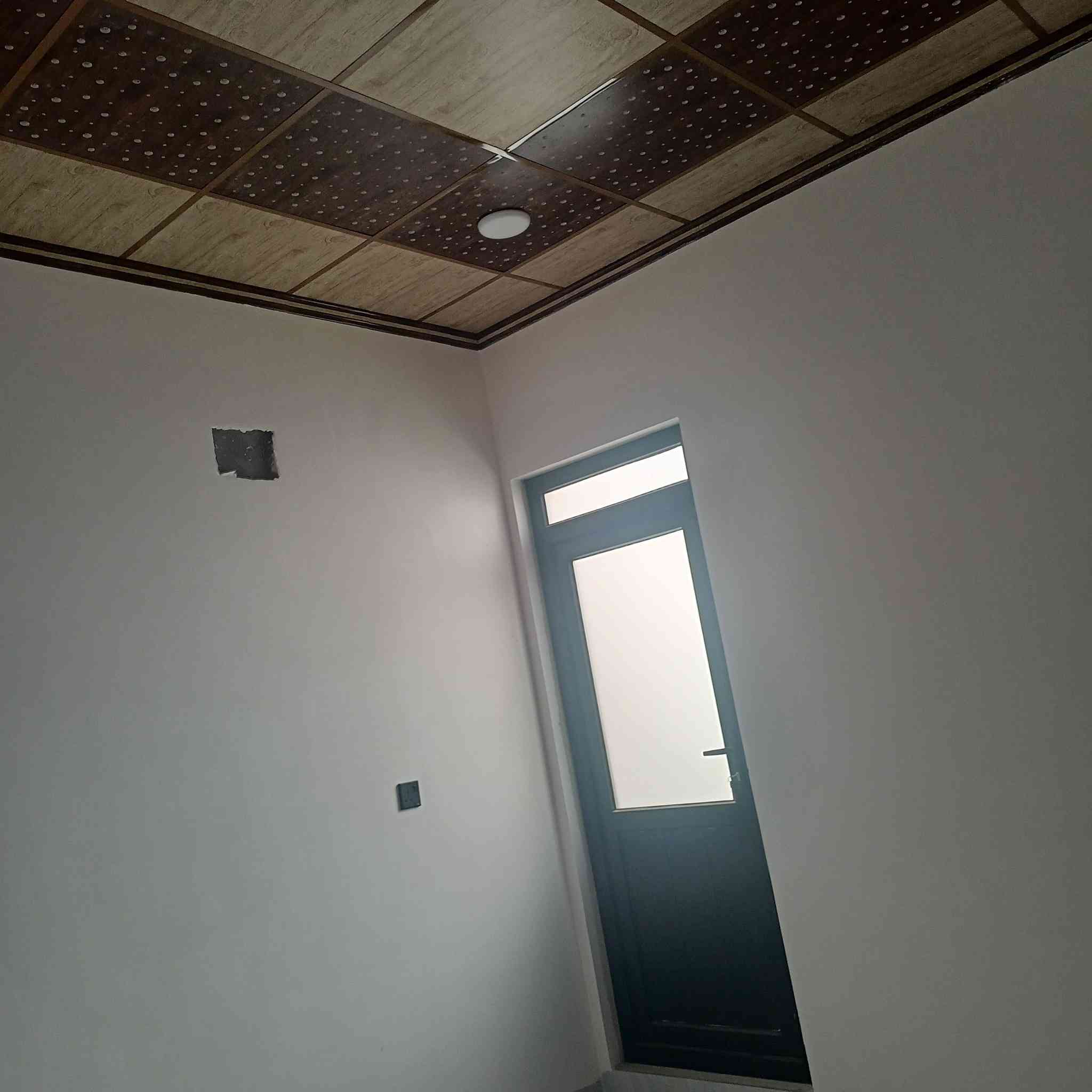 دار للبيع
المساحه 100م
صنف الأرض بستان ملك صرف 
اتجاه شروق 
البيت زيرو استلام مفتاح
الموقع قبل هيما ستي 
خلف بانزيخانة المشرق
***********ابو احمد 
***********ابو علي
