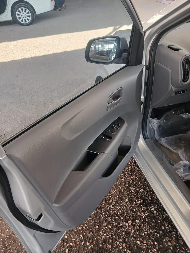 بيكانتو ٢٠٢٠ خليجي 
ماشية ٦٦ 
شاشة كير محرك ٤ سلندر 
السيارة بيها شخوط وتبديل جاملغ امامي ليس حادث بل طك تاير قبل سنه  وتبدل الجاملغ و صبغ بيها  
بدون اي حادث 
وحاليا بحاله ممتازة جدا 
السعر ١٠٩$ وبيها مجال 
رقمها بغداد اتصال فقط ماعندي خاص 
مكاني بغداد 
تحويل ثاني يوم 
***********
