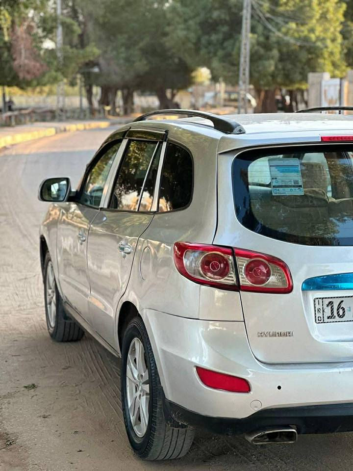 السلام عليكم سنتافي موديل 2010 السياره مجفيه ومصلحه فول مواصفات محرك 3500 كفاله وكير 6 نمر هم كفاله تبريد 3 قطع 7 راكب مكفوله شواصي ولغود وحوض السياره حلوه وتعمير حلو سنويتها لل 28 السعر 105 للأستفسار  *********** مكاني نجف المناذره النجف, العراق
