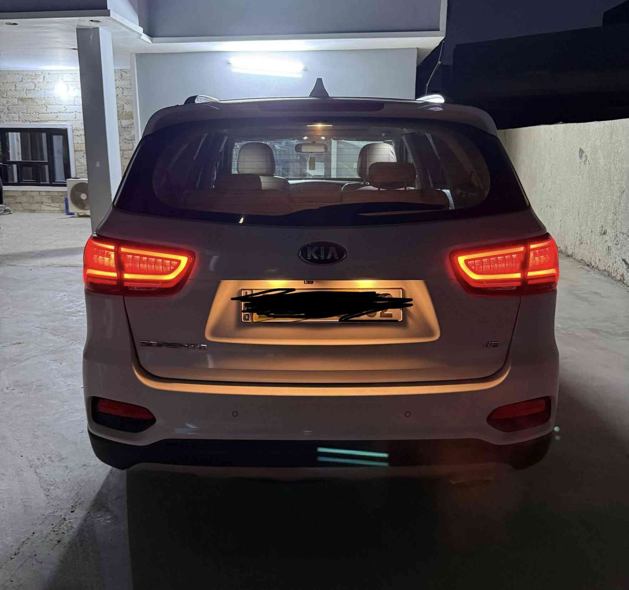 ‏السلام وعليكم
سورنتو 2019 خليجي كفاله عامه 
السياره ماشيه 80 الف جديده مال جناي 
رقم سياره بغداد بأسمي مداور ثاني يوم
مكان سياره بغداد شهداء البياع
السعر 268$ وبيها مجال
اللاتصال ***********
المواصفات
بنوراما 
بصمه 
بصمه ابواب 
6 سلندر
7 راكب 
3 قطع تبريد 
جنطة كهربائية 
جنطة ذكية 
كشنات جلد
كشنات كهرباء
بردات خلفيه 
ترحيب عند الاقتراب 
نقطة عمياء 
تحديد مسار 
مانع نزلاق 
5 انظمة قيادة 
اوتو هولد 
نظام ترحيب 
4 جامة اوتو 
ويل كروم 19
حساسات امامي و خلفي 
اشاير بل مري 
كروز سرعة 
تحكم استرن
