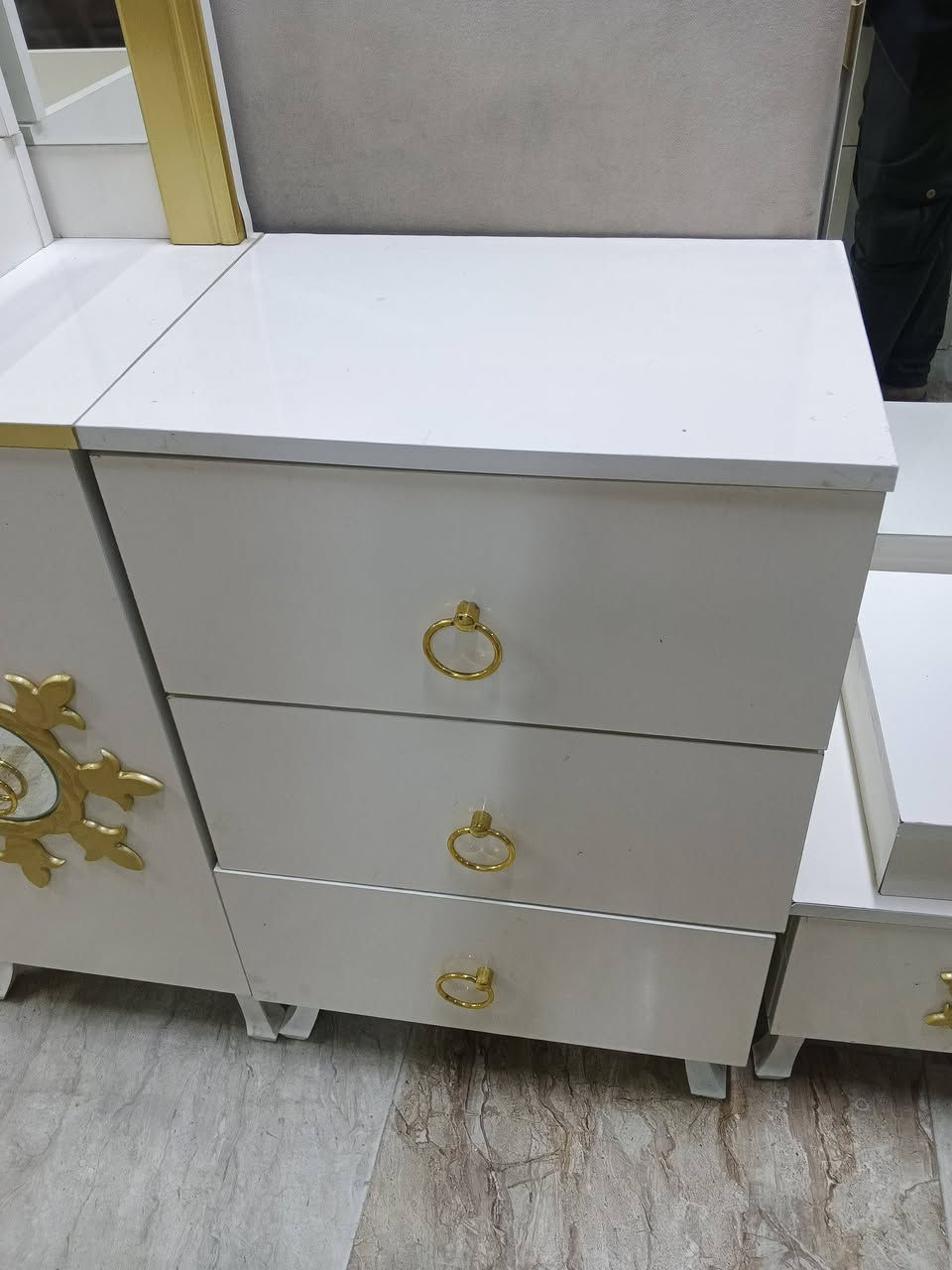 غرفه نوم 7 قطع كلش نضيف
 شراي يجي خاص عنوان كركوك


**إذا كنت صاحب هذا الإعلان وتريد حذفه لأي سبب، رجاءا أرسل رسالة إلى الدعم الفني**