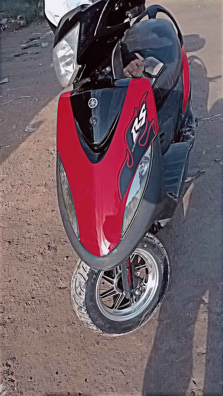 سلام عليكم دراجه ماكس نضيفه دراجه حلوه كل نقص ماكو بس لشاير واكفه بوشه 55دراجه شلعه نصبته حلوه دايرات جدد نضيفه امانت الله  سعر650وبيه مجال بصيط مكاني شهداء البياع نتصال ***********
