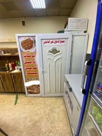 قاطع مع باب كامل  للبيع عنواني بغداد بلديات  رقمي 07756654831 محتاج بي...