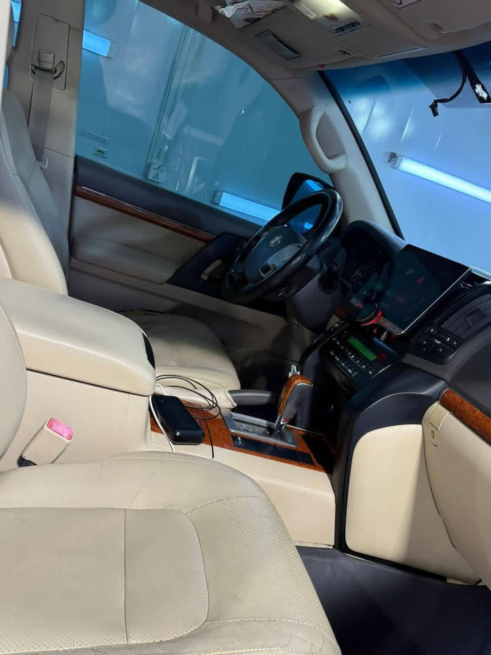 وين اللي يدور زيرووو بريحة الشركة
لاندكروز مونيكا موديل 2013 بريم
ماشية 152 الف حقيقي 
فول مواصفات 
بيها ربع جاملغ خلفي صبخ 
جاهزة كير مكينة شرط 
مكان السيارة بغداد 
للاستفسار ***********
