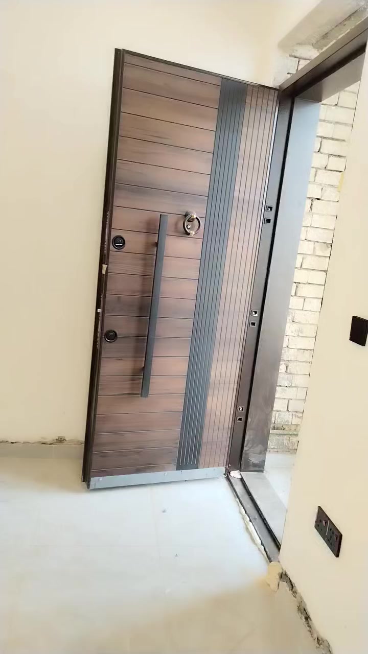 لكثرة الوعود الكاذبة تم اعادة النشر باب قاصة 240في متر جديد فقط مشدود اشتريناه وطلع صغيركما موضح بالفدييو. سعرة 450الف .الي جاد بالشراء يتصل.***********
