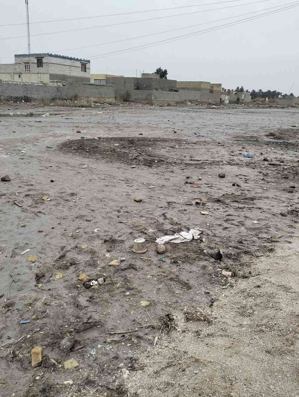 قطعه البيع مسحه 1260 منطقة الشوفه تبعد عن الشارع العام 150 متر الستفسار ***********
