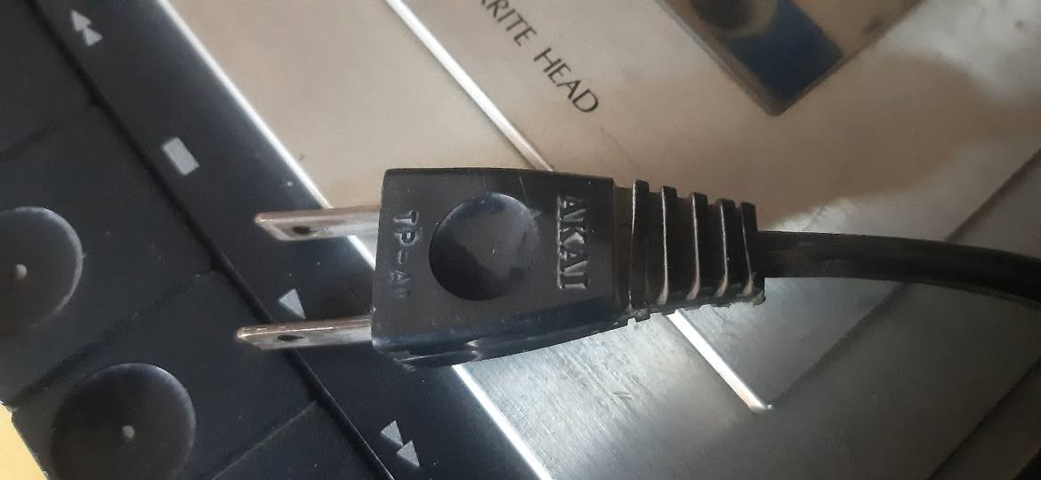 للبيع مسجل اكاي gx 36 نظيف بدون سماعات يعمل على خط واحد هيد بلادي عرض وتسجيل ممتاز يمكن تكبير الصوت خطين ستيريو سعره ٧٥ مكاني بغداد لايوجد توصيل


**إذا كنت صاحب هذا الإعلان وتريد حذفه لأي سبب، رجاءا أرسل رسالة إلى الدعم الفني**