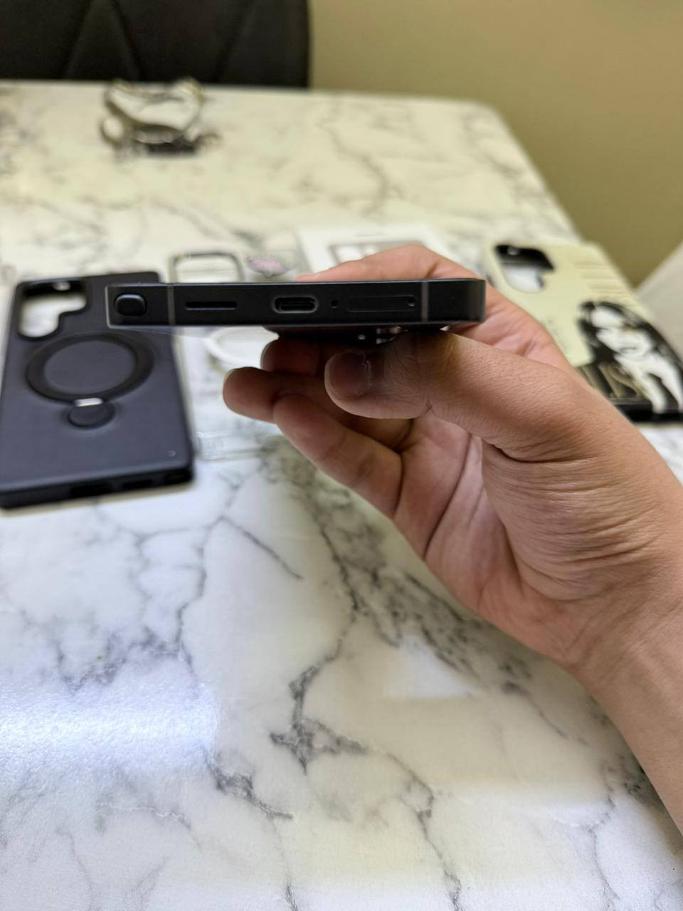 سام سونك s25 ultra للبيع
الجهاز كلش نضيف استعمال اسبوعين فقط 
بعده بحاله الوكاله 
بعده بل ضمان اكيد 
وبل لون المميز جيت بلاك 
مكفول من كل شي 
ويا 5 كفرات وبي حمايه عدسات ولاصق اصلي  
مكاني بغداد _العامريه
للتواصل واتس اب : ***********
السعر : مليون و340
