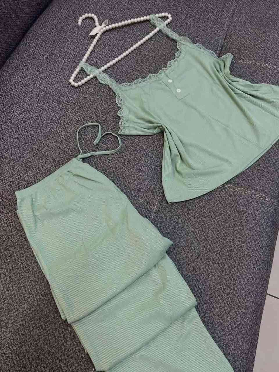 🍑 نعومة + أناقة = راحة ما تنوصف
#تراك بيت قطني وناعم
 تركي درجه اولى 🌺 🦋 
#الســـــــــــعررر8
قياسات فري سايز💙🤍
يوجد توصيل داخل المسيب الفين 
يوجد توصيل محافظات


**إذا كنت صاحب هذا الإعلان وتريد حذفه لأي سبب، رجاءا أرسل رسالة إلى الدعم الفني**