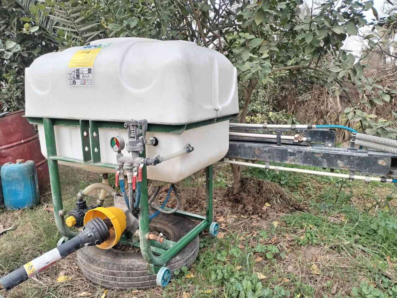 للبيع مرشه 400لتر جناح 12متر ثقيل موديل 2025 للبيع مشتغله 50ترسه بس للستفسار سعر مليون ***********
