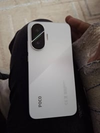 بوكو اف7 • ٢٥٦ • بطارية ١٠٠