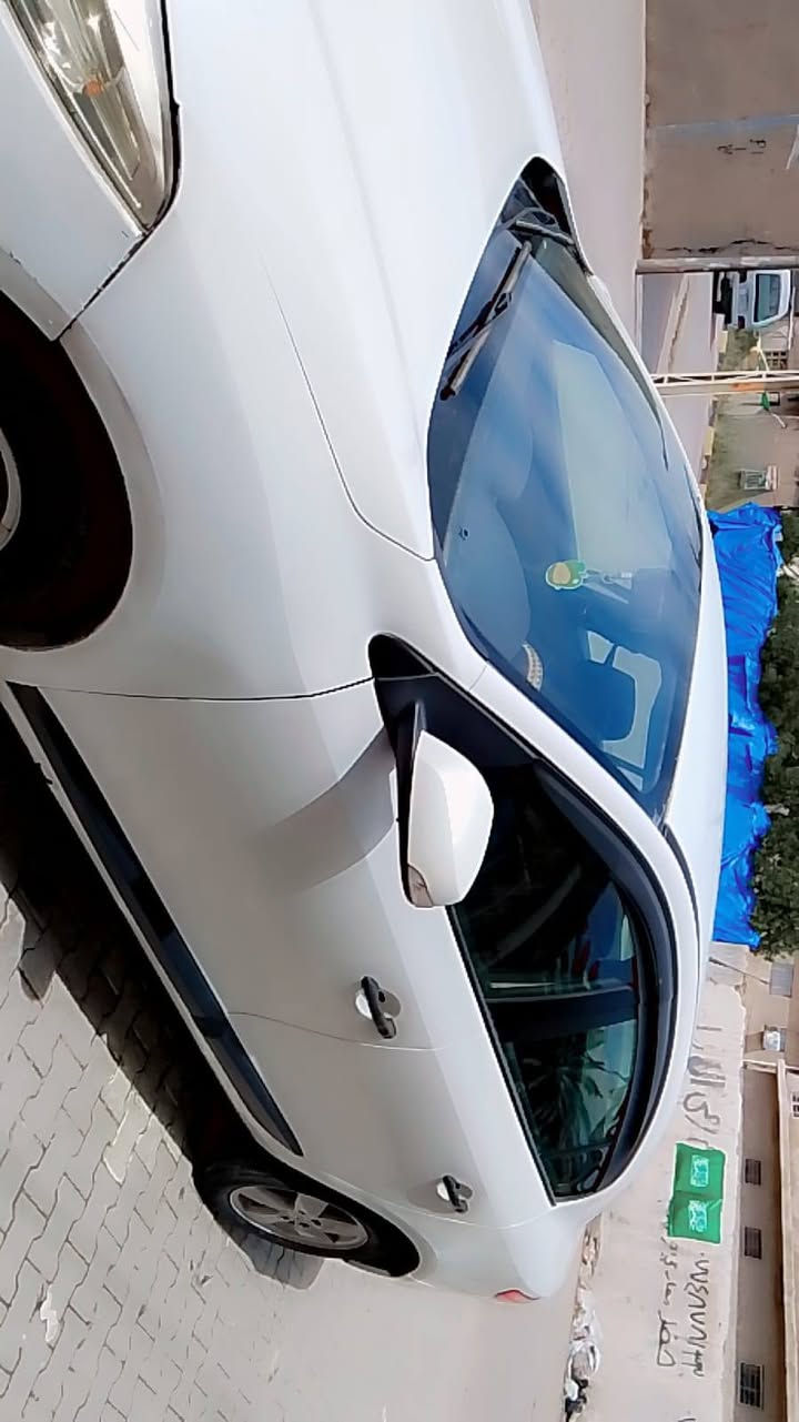 السلام عليكم رينو فلاونس ١٣ رقم بغداد سنويه لغايه ٣٠ رقم جديد السعر ٦٠ مكان السيارة بغداد  متواجد خط و واتساب
***********
