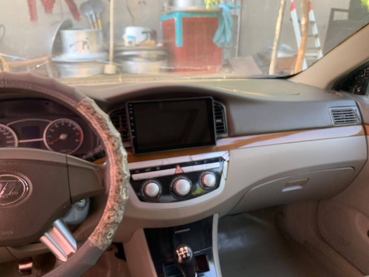 سلام عليكم سياره نيفان لبيع مديل 13سياره مكفوله وجاهزه السعر 46 وبيه مجال حك الجيه ***********

