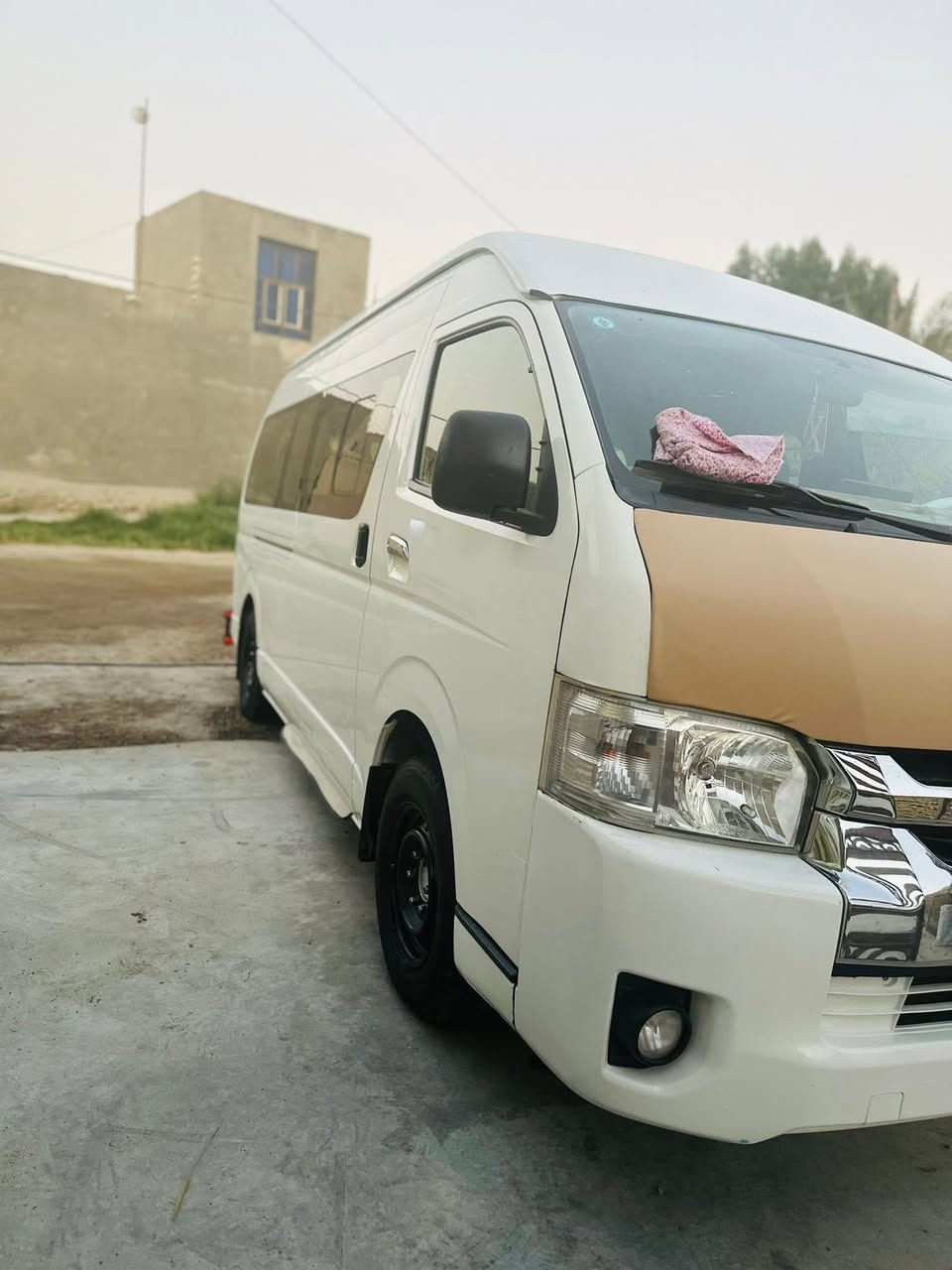 سلام عليكم هايس 2014 جاهزه مكينه كير اكسن بسمي السعر ٢٦٠ وبيه مجال ***********
