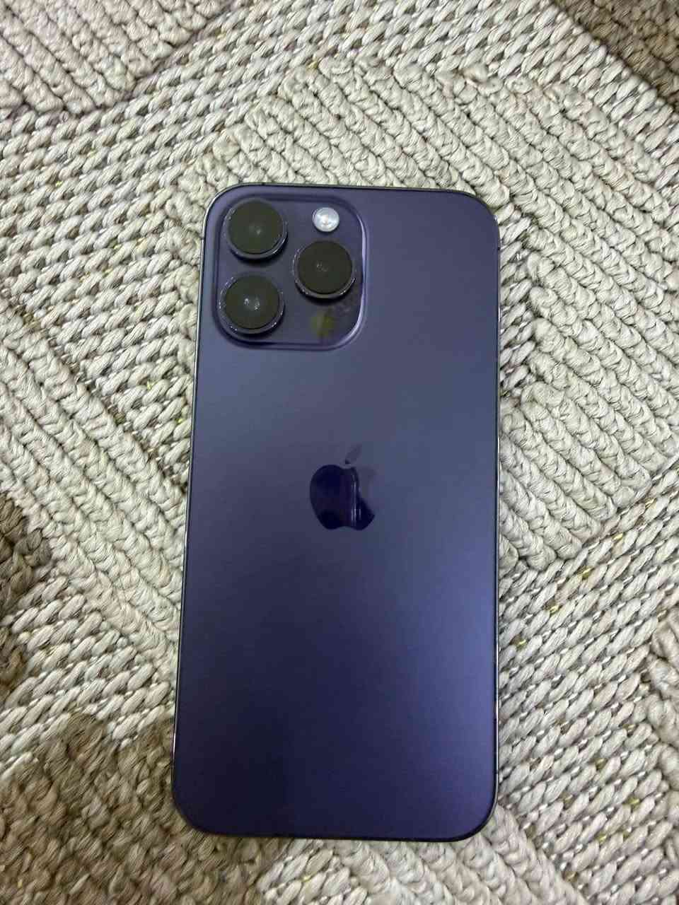 سلام عليكم 14 برو ماكس 256 بطاريه 85 نضافه 100 /100 ماستر سعر 850 مكاني الجادريه رقمي *********** واتساب فقط
