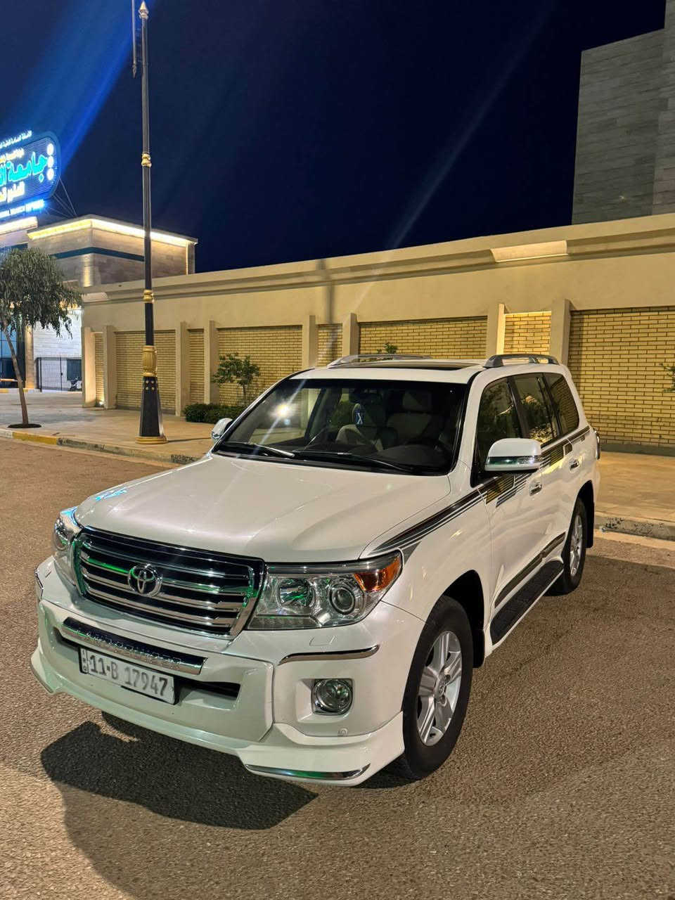السلام عليكم 
لاند كروز 2014 بريم  v6 gxr 
كفاله عامه من الفتح والتبديل والصبغ  والدعاميات  مكفوله
فول مواصفات  مواصفات البريم معروفه 
ماشيه 130km  السياره جديده كلش مناقصه كل شي 
رقم بغداد   
مكان السياره كربلاء 
السعر397 وبيه مجال 
 *********** كربلاء, العراق
