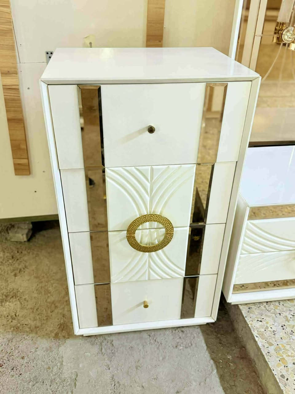 ✨ غرفة تركيه🇹🇷  اصليه صبغ حراري 9 قطع 
 نظام  أبواب دزاين مختلف 
سرير مخزن عملي
جام برونزي اناره شغاله 💥
 ضهر بلوك
 قماش وتر بروف أصلي
✨ نظافة 95/💯
السعر  / مليون و300 السعر ثابت
شد ونقل مجاني داخل بغداد
 توصيل للمحافظات بأسعار رمزية


**إذا كنت صاحب هذا الإعلان وتريد حذفه لأي سبب، رجاءا أرسل رسالة إلى الدعم الفني**