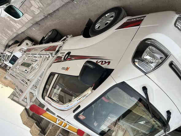 السلام عليكم للبيع كيه بنكم موديل 23مكفوله من كلشي رقم الجديد الدولي رقم بصره السياره ماشيه 50 الف مكاني بصره القرنه سعر السياره 160 وبيها مجال بصيط للستفسار اكثر ***********
