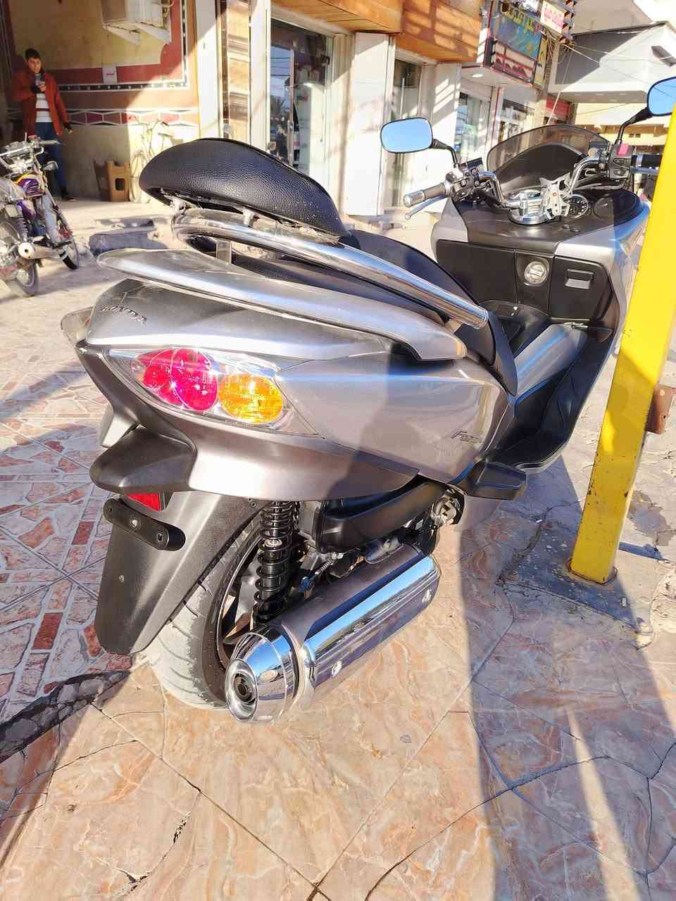 سلام عليكم فورزه صفر ١٠ جديده مال رمبه ماشيه ٢٩ الف مكاني ديالئ المقداديه *********** اتصل ودلل
